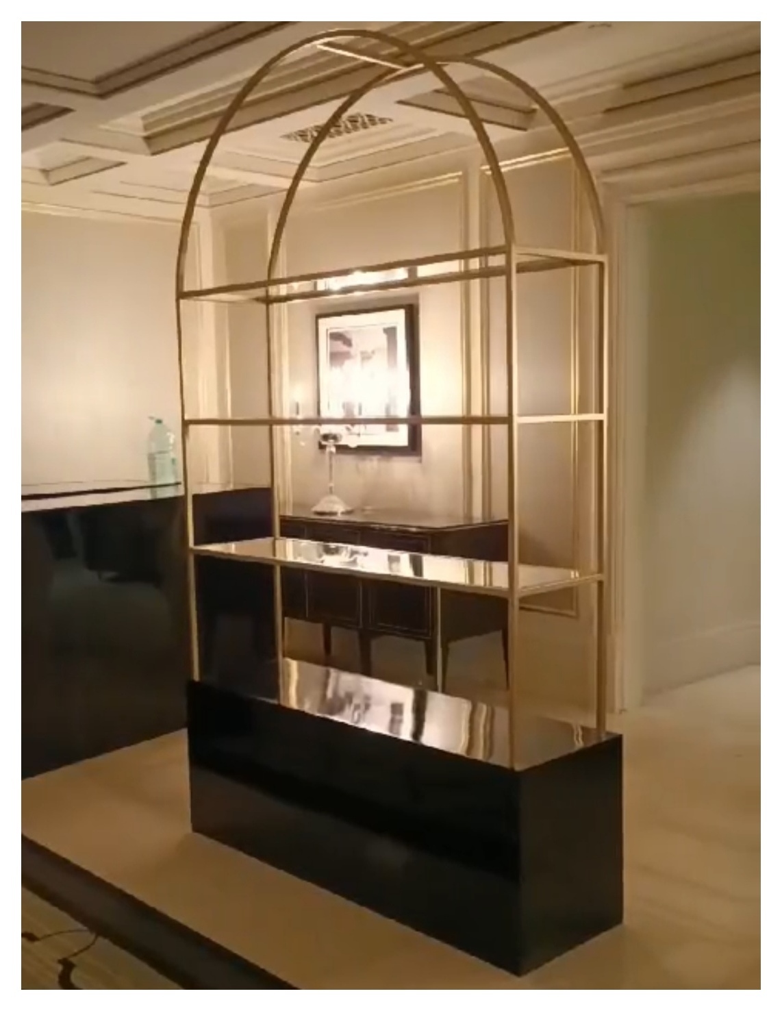 Стеллаж с черной тумбой Archie Black Gold