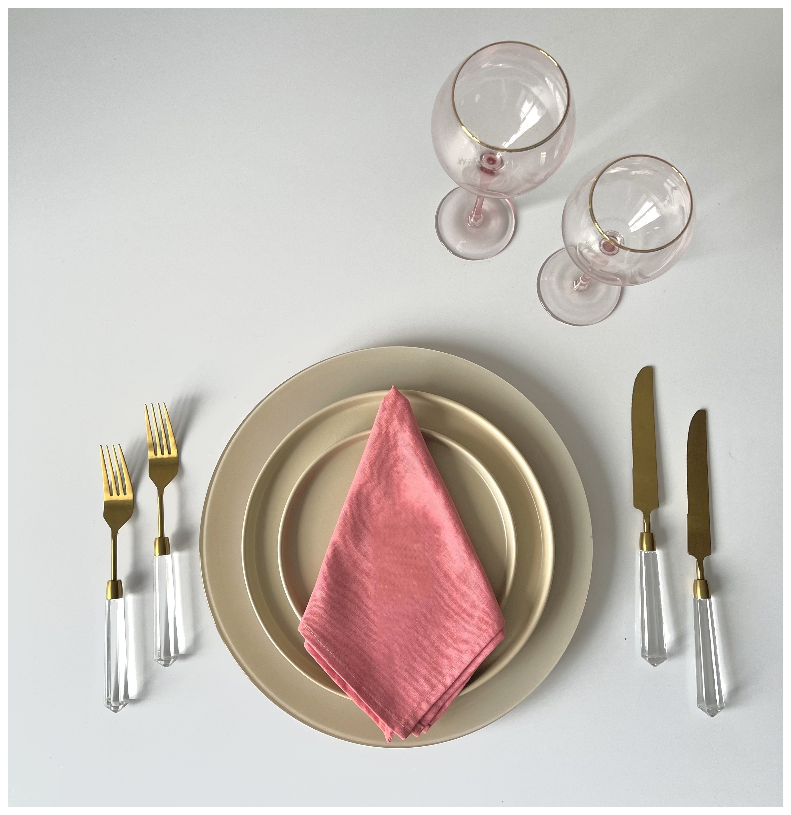 Сервировочная тарелка Nelson бежевая