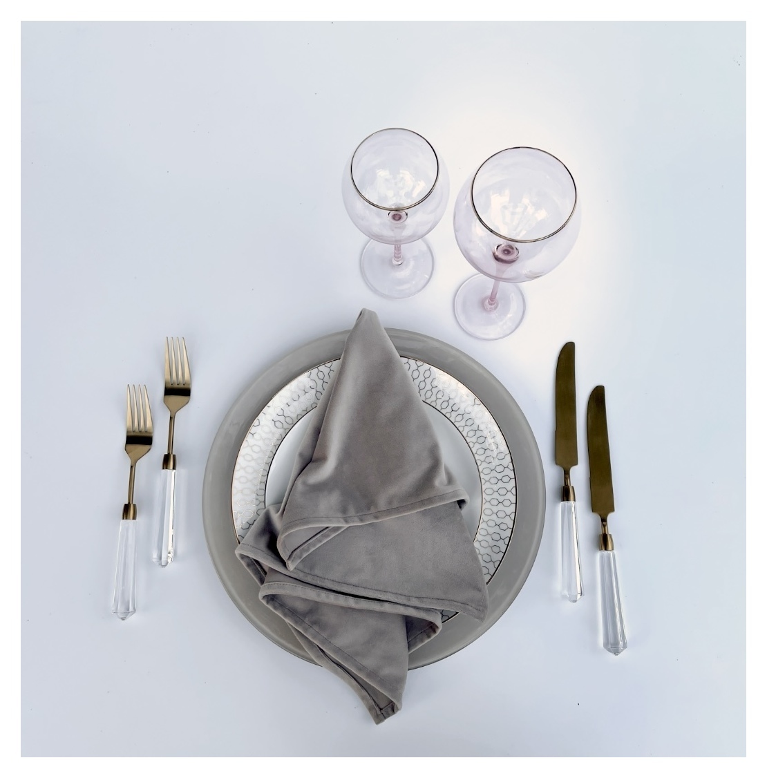 Сервировочная тарелка Nelson бежевая