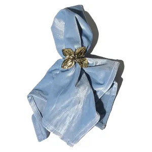 Салфетка голубая, бархат - изображение 2